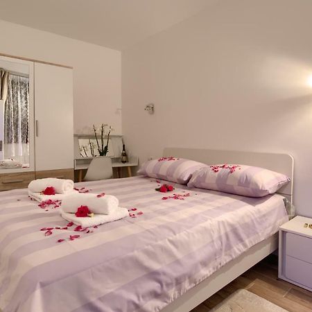 Apartment Castle Pula Ngoại thất bức ảnh
