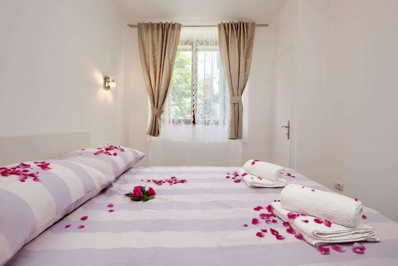 Apartment Castle Pula Ngoại thất bức ảnh