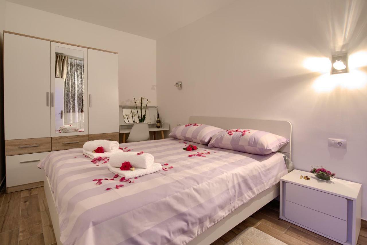 Apartment Castle Pula Ngoại thất bức ảnh