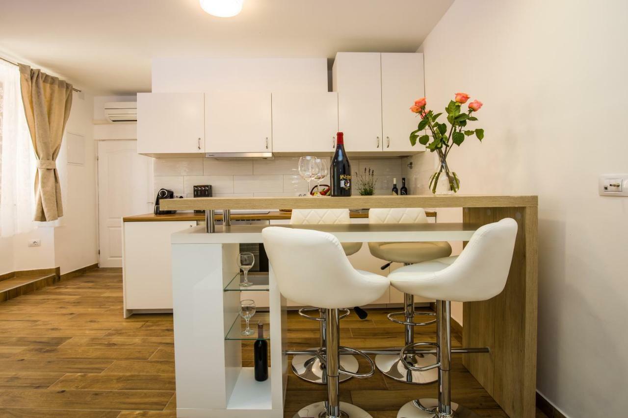 Apartment Castle Pula Ngoại thất bức ảnh