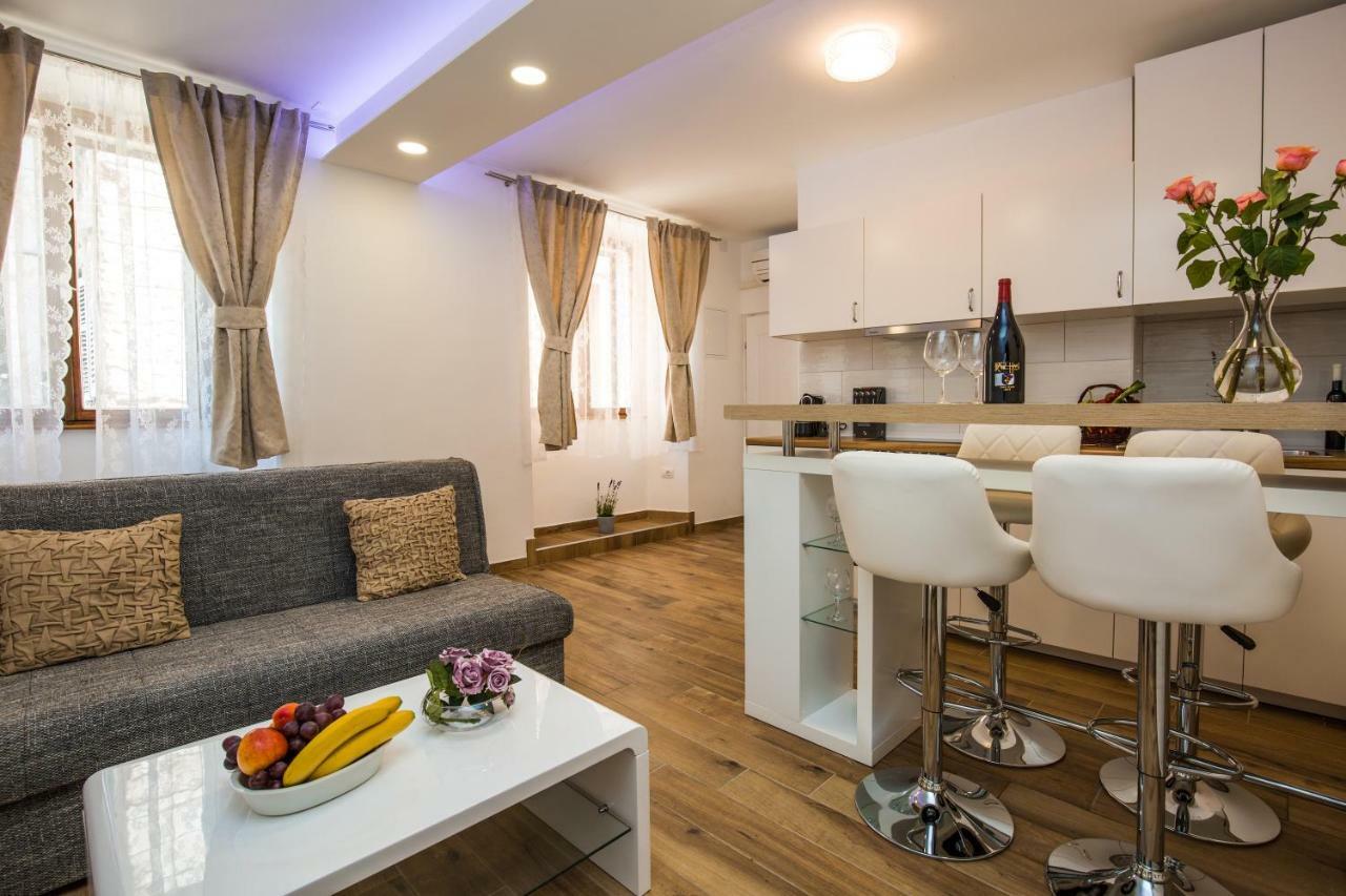 Apartment Castle Pula Ngoại thất bức ảnh
